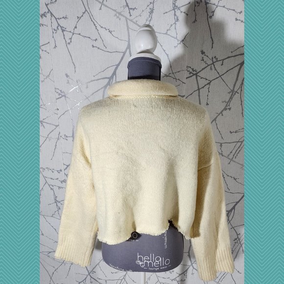 Urban Outfitters Ivory Distressed Beloved Turtleneck Sweater - Picture 4 of 5
